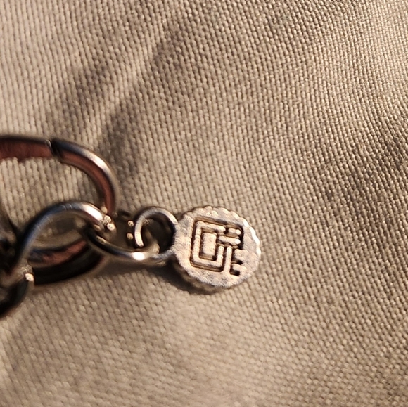 A Festive 22"/40 strands of red Mala beads necklace...FANTASTIC ELEPHANT Incl. - Picture 9 of 9